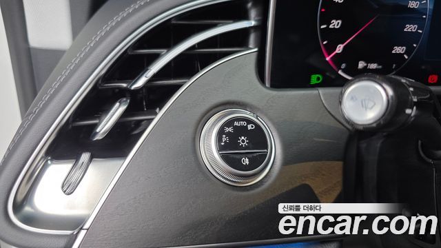 Mercedes-Benz E-Class 2025 — photo 18