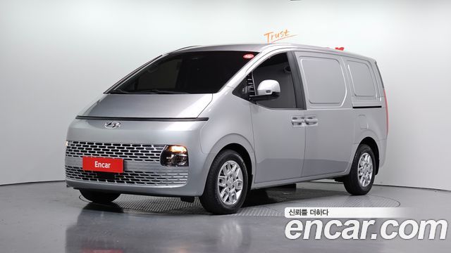 Hyundai Staria 2022 — photo 1