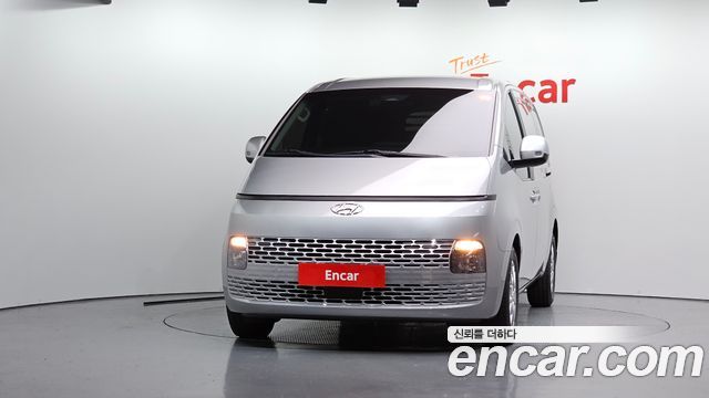 Hyundai Staria 2022 — photo 3