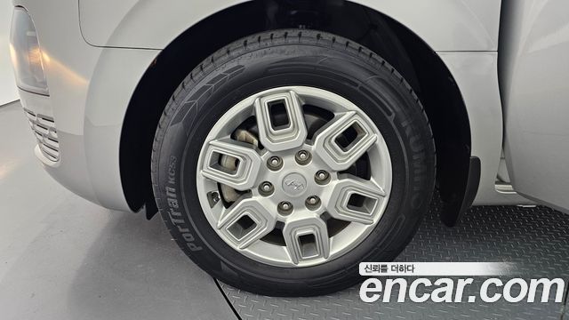 Hyundai Staria 2022 — photo 5