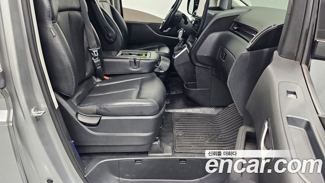 Hyundai Staria 2022 — photo 11