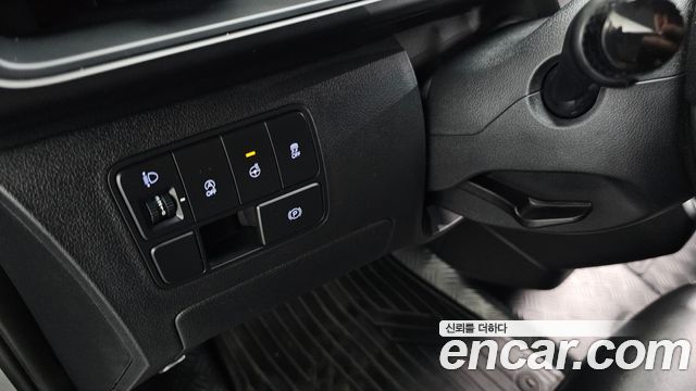 Hyundai Staria 2022 — photo 16
