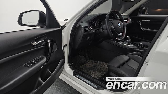 BMW 1-Series 2018 — photo 17