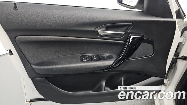 BMW 1-Series 2018 — photo 14