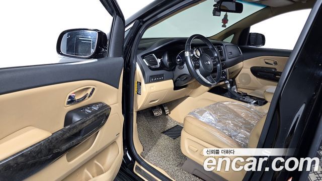Kia Canival 2020 — photo 13