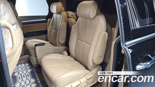 Kia Canival 2020 — photo 17