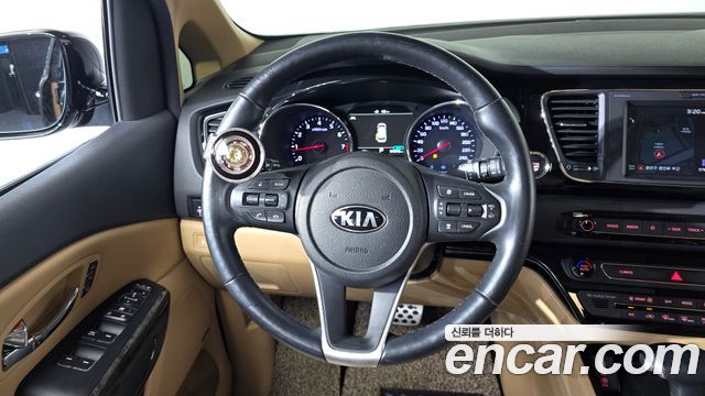 Kia Canival 2020 — photo 21