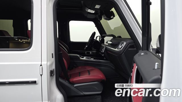 Mercedes-Benz G-Class 2025 — photo 11