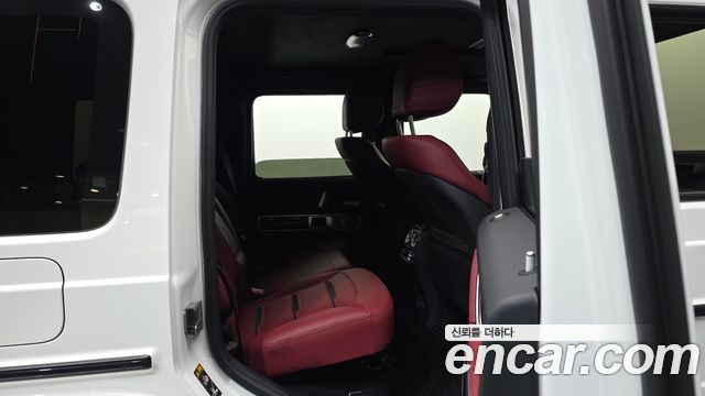 Mercedes-Benz G-Class 2025 — photo 12