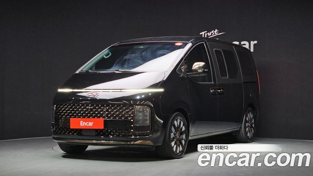 Hyundai Staria 2022 — photo 1