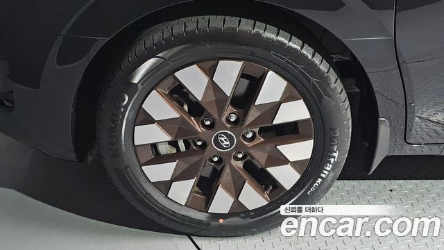 Hyundai Staria 2022 — photo 5
