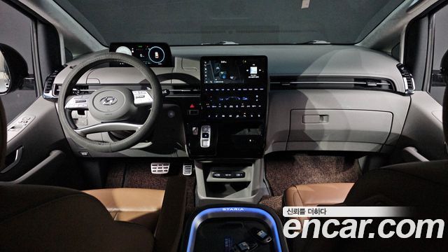 Hyundai Staria 2022 — photo 10