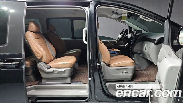 Hyundai Staria 2022 — photo 25