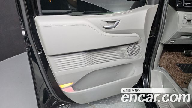 Hyundai Staria 2022 — photo 14
