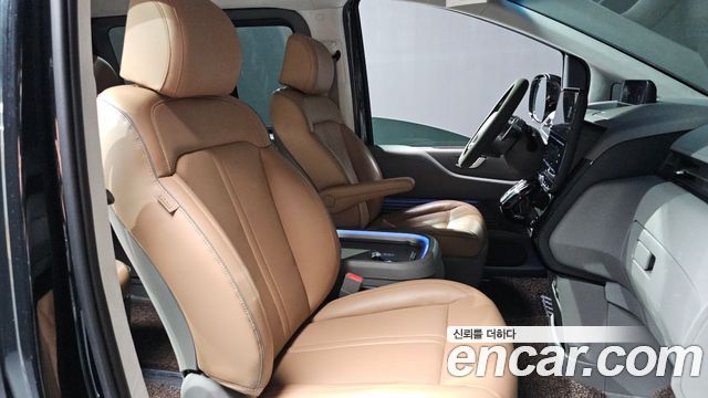 Hyundai Staria 2022 — photo 16