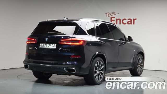 BMW X5 2019 — photo 2
