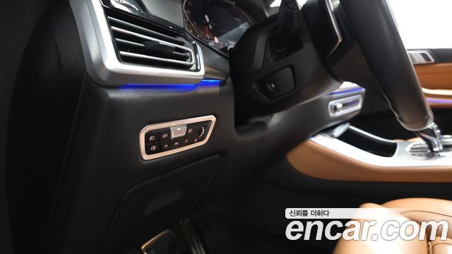 BMW X5 2019 — photo 28