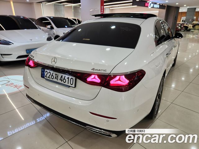 Mercedes-Benz E-Class 2024 — photo 2