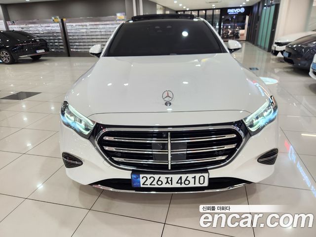 Mercedes-Benz E-Class 2024 — photo 3