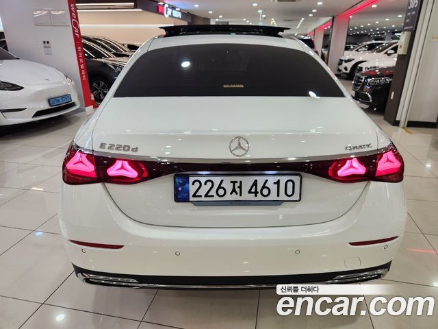 Mercedes-Benz E-Class 2024 — photo 4