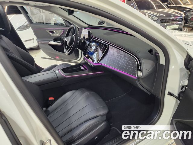 Mercedes-Benz E-Class 2024 — photo 13