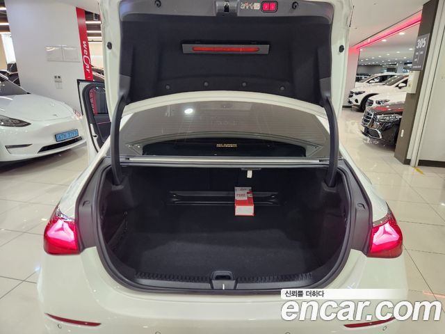 Mercedes-Benz E-Class 2024 — photo 14