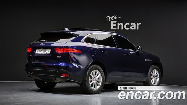 Jaguar F-PACE 2017 — photo 2