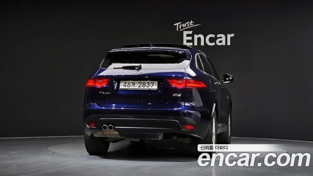 Jaguar F-PACE 2017 — photo 4