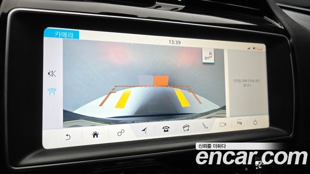 Jaguar F-PACE 2017 — photo 15