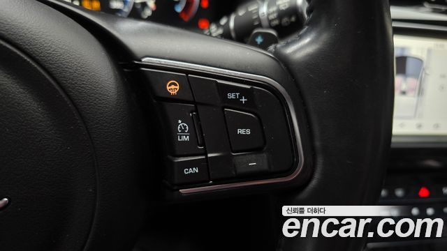 Jaguar F-PACE 2017 — photo 19