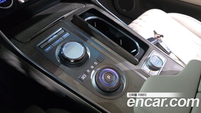 Genesis GV80 2023 — photo 12