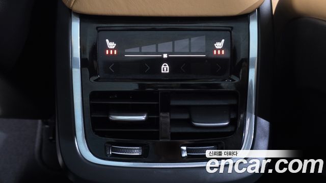 Volvo XC60 2020 — photo 19