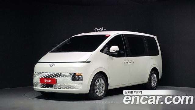 Hyundai Staria 2023 — photo 1