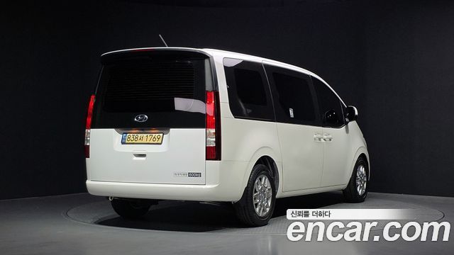 Hyundai Staria 2023 — photo 2