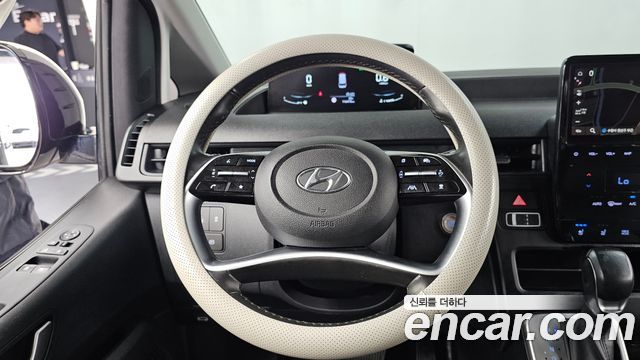Hyundai Staria 2023 — photo 19