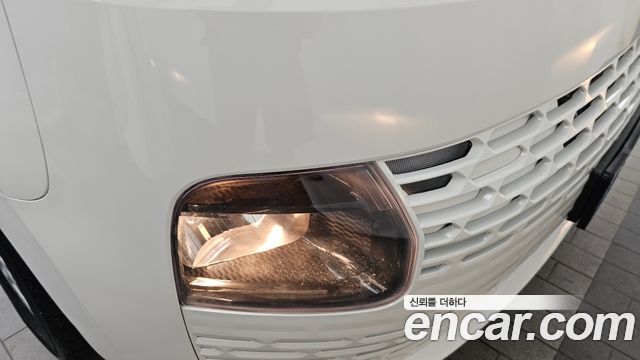 Hyundai Staria 2023 — photo 8