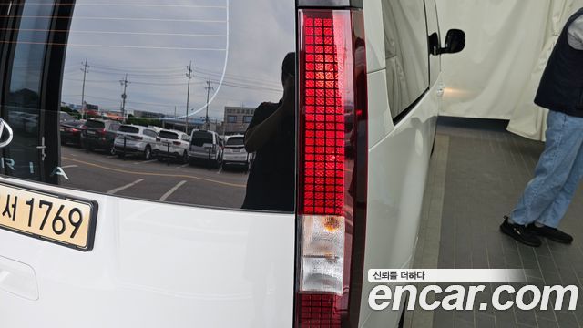 Hyundai Staria 2023 — photo 9