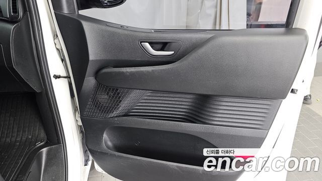 Hyundai Staria 2023 — photo 15