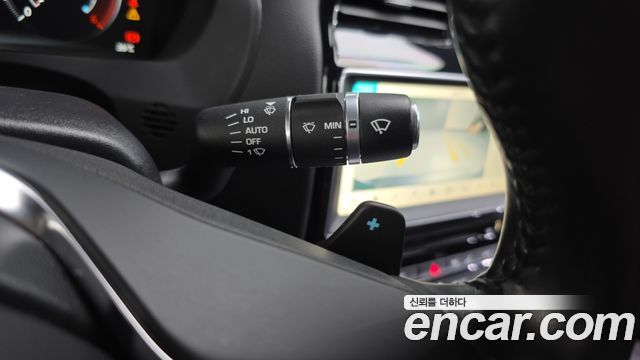 Jaguar XE 2018 — photo 23