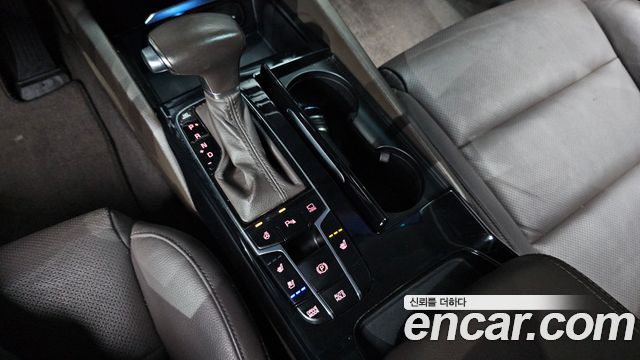 Kia K7 2019 — photo 12