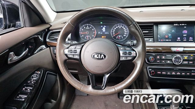 Kia K7 2019 — photo 19