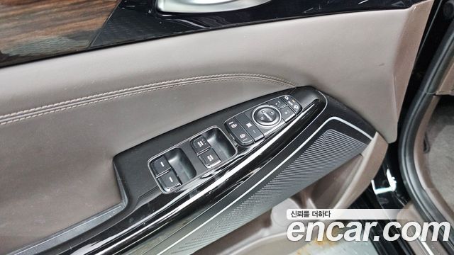 Kia K7 2019 — photo 23