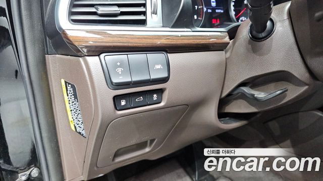 Kia K7 2019 — photo 24