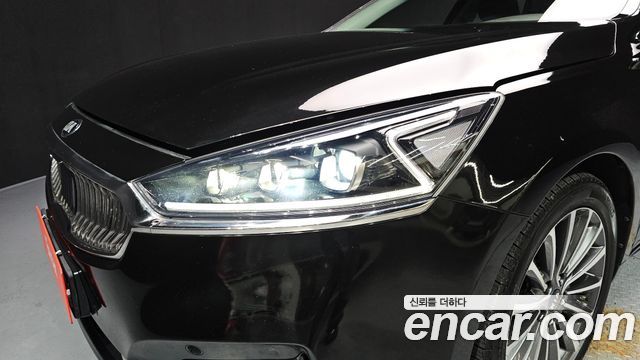 Kia K7 2019 — photo 8