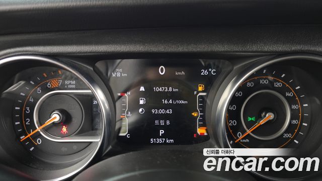 Jeep Wrangler 2023 — photo 11