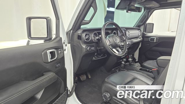 Jeep Wrangler 2023 — photo 13