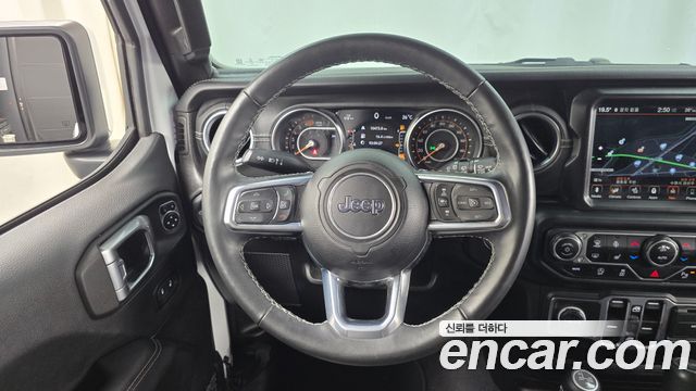 Jeep Wrangler 2023 — photo 18