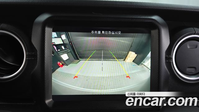 Jeep Wrangler 2023 — photo 20