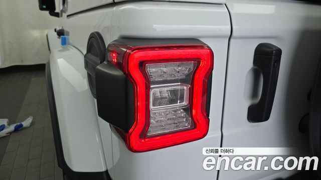 Jeep Wrangler 2023 — photo 9