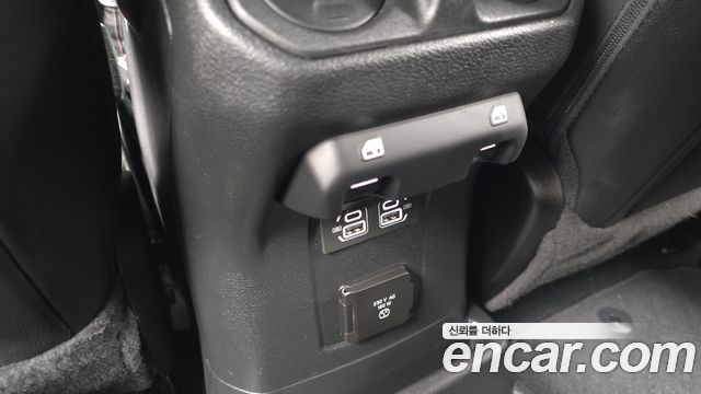 Jeep Wrangler 2023 — photo 30